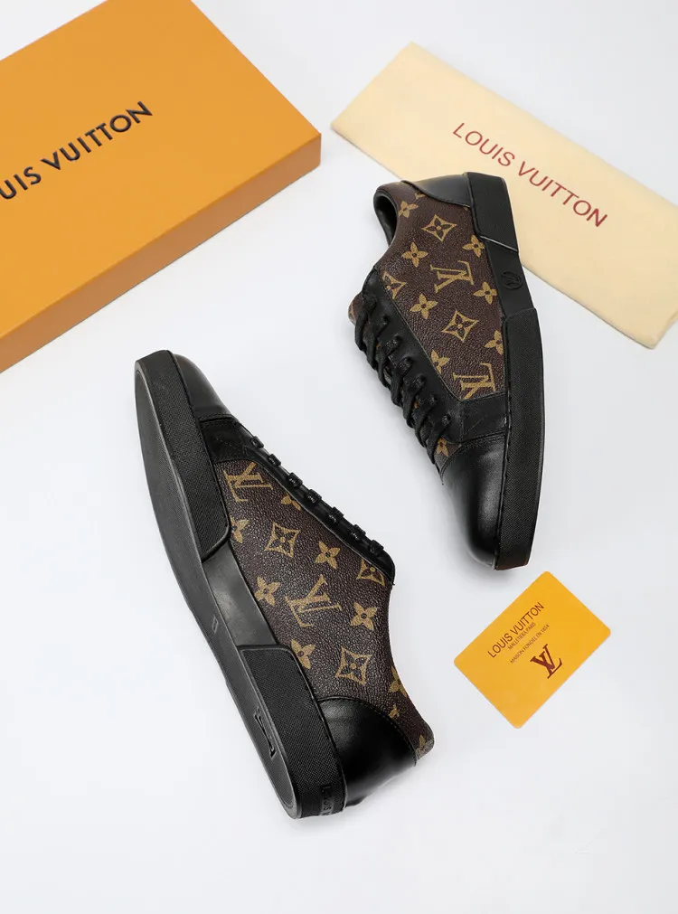 Factory price: 360💰LV official website popular series🔥🔥: 2 production, selected high-end imported cowhide, sheepskin lining sheepskin pads, paired with Louis Vuitton Monogram Ecli men's shoes 💰se canvas and pure black rubber soles, the ultimate simple design, the perfect interpretation of the latest inspiration for shoes, the integration of classics and fashion, high-end quality, worthy of your possession. The bottom car line will never be unglued🏆🏆🏆Welcome all sellers to sell in the picture above. We can send one piece on behalf of you. The code number is 38-44 (45 codes can be customized)